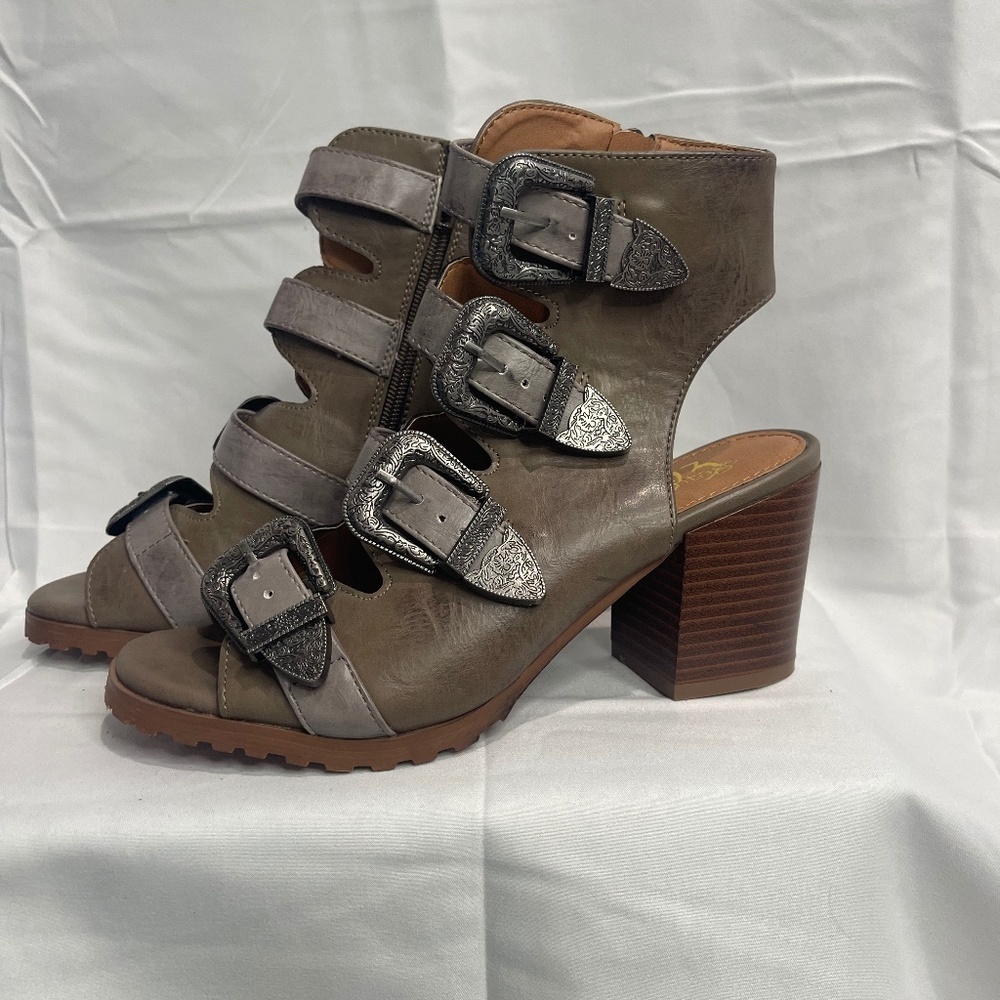 Vintage 93‎ Cami Heeled Western Boho Buckle Faux Gray Leather Sandal Size 6 NWOB